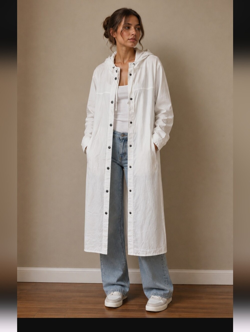 Vintage Tommy Hilfiger White Rain Coat Size Medium Thin Summer Rain Coat